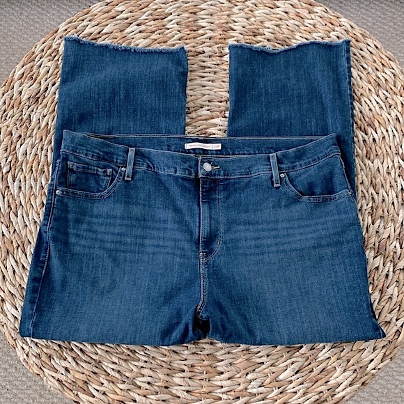 Levi’s 725 High Rise Bootcut 20W Short - Picture 2 of 14